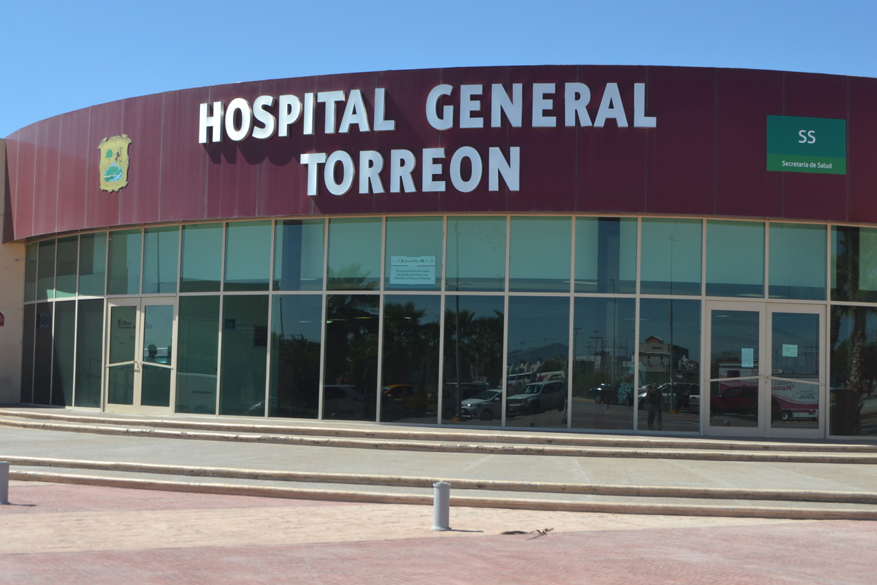 Recorrido. Fue el pasado viernes que Bernal Gómez visitó las instalaciones del Hospital General. (ANGÉLICA SANDOVAL)
