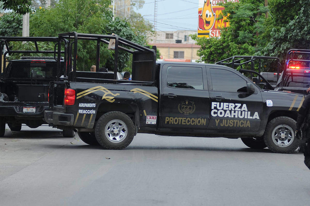 Los conductores detuvieron su marcha y comenzaron a disparar contra los elementos de Fuerza Coahuila. (ARCHIVO)