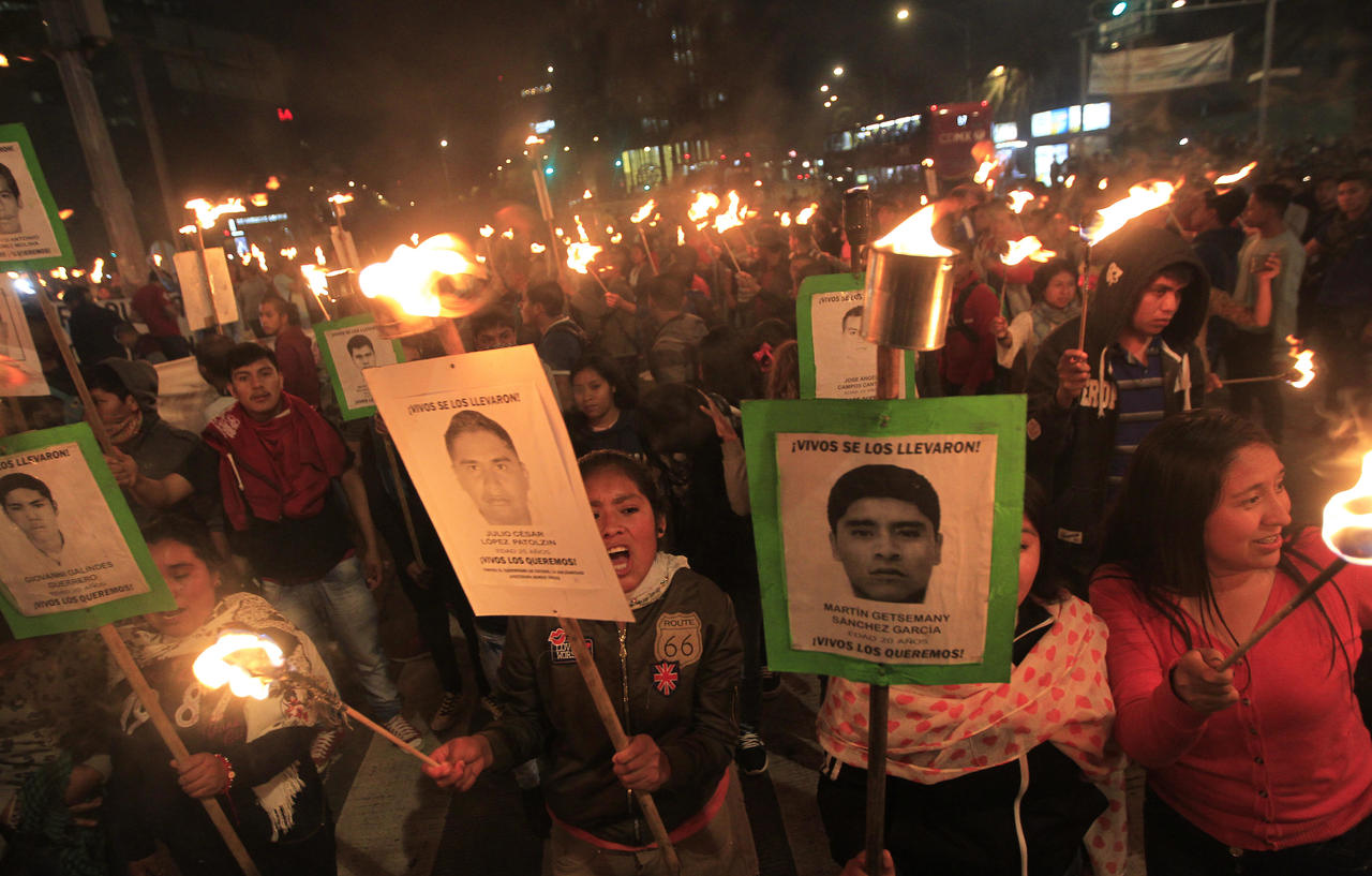 No olvidan. Se espera hoy varias manifestaciones en el país para recordar a los 43 estudiantes desaparecidos de Ayotzinapa. (EFE)