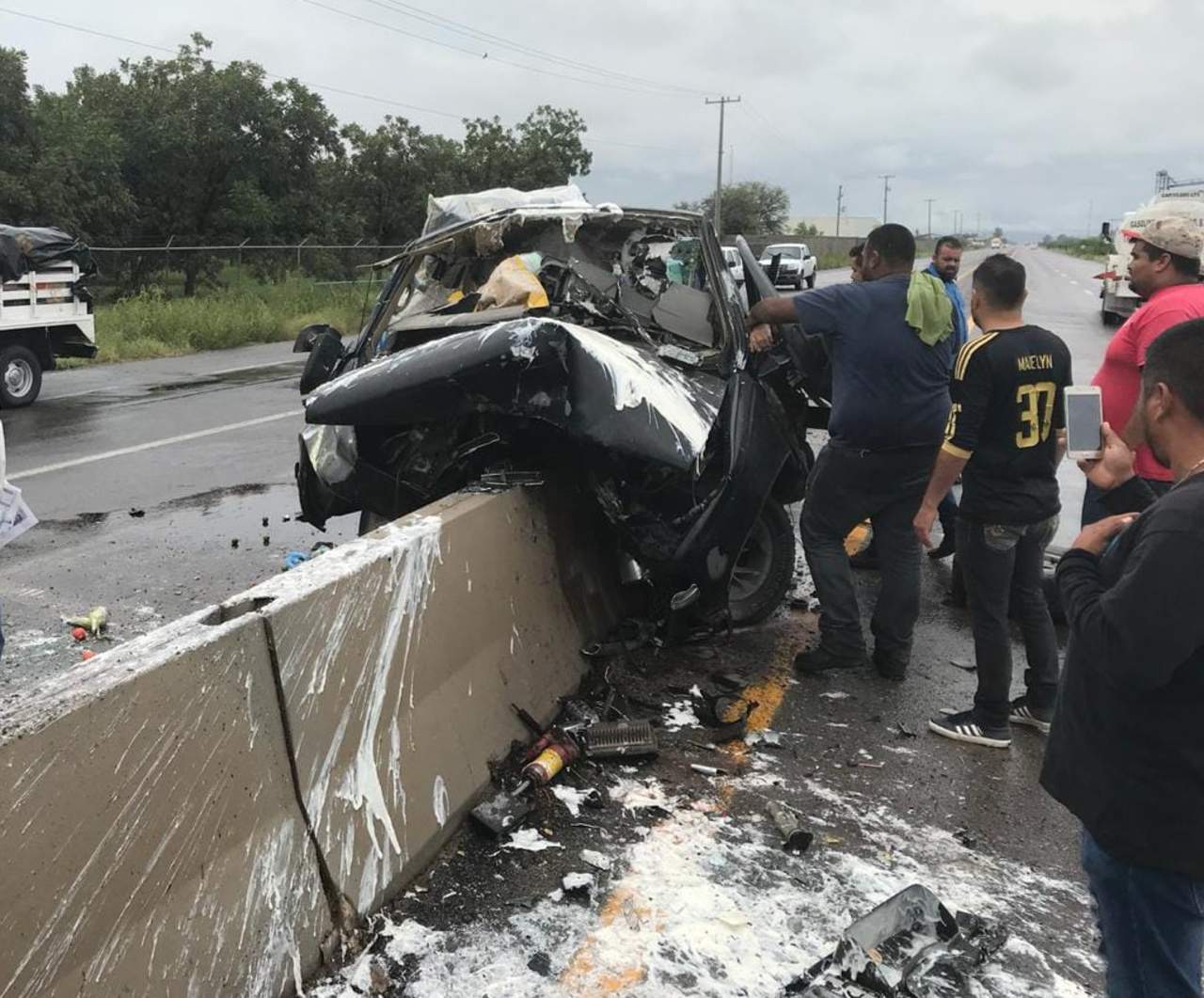 El accidente se registró en la carretera a Gregorio García. (EL SIGLO DE TORREÓN)