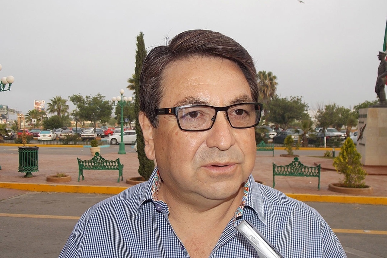 Resolución. Momento en el que Alejandro Gutiérrez dejó el Penal de Aquiles Serdán, en Chihuahua, esta madrugada.