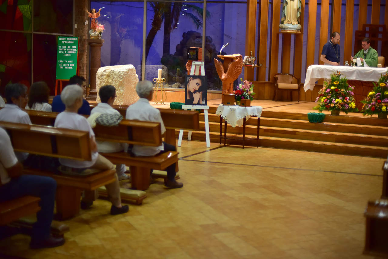 A un año de la partida de Hiromi y su pequeña Julieta, se realizó una misa en su honor en Torreón. (ERNESTO RAMÍREZ) 