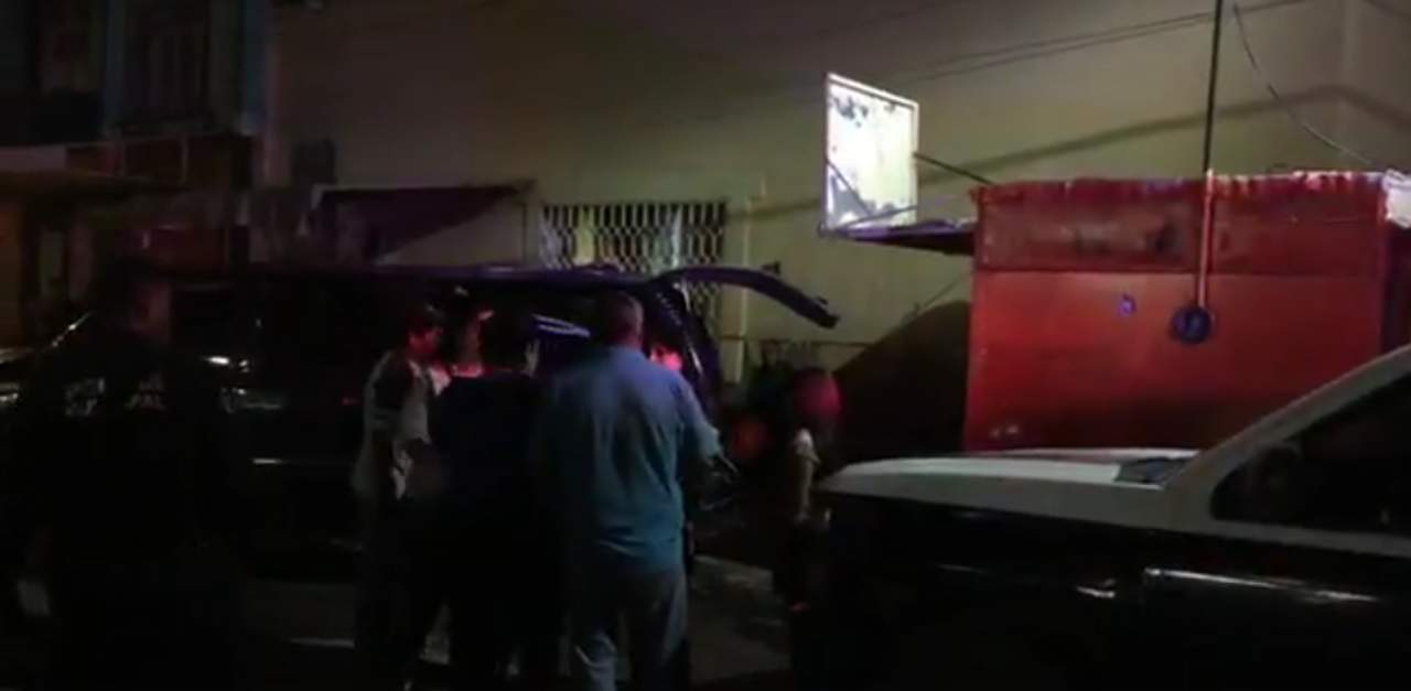 Alrededor de las 21:00 horas se reportó al Sistema de Emergencia una riña con una persona lesionada en el interior del Salón Azteca, frente al Mercado Benito Juárez. (ARCHIVO)
