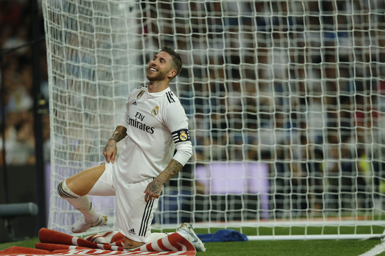Julen Lopetegui da descanso a Sergio Ramos después de que el capitán sufriese un corte en la ceja izquierda ante el Atlético de Madrid. (ARCHIVO)