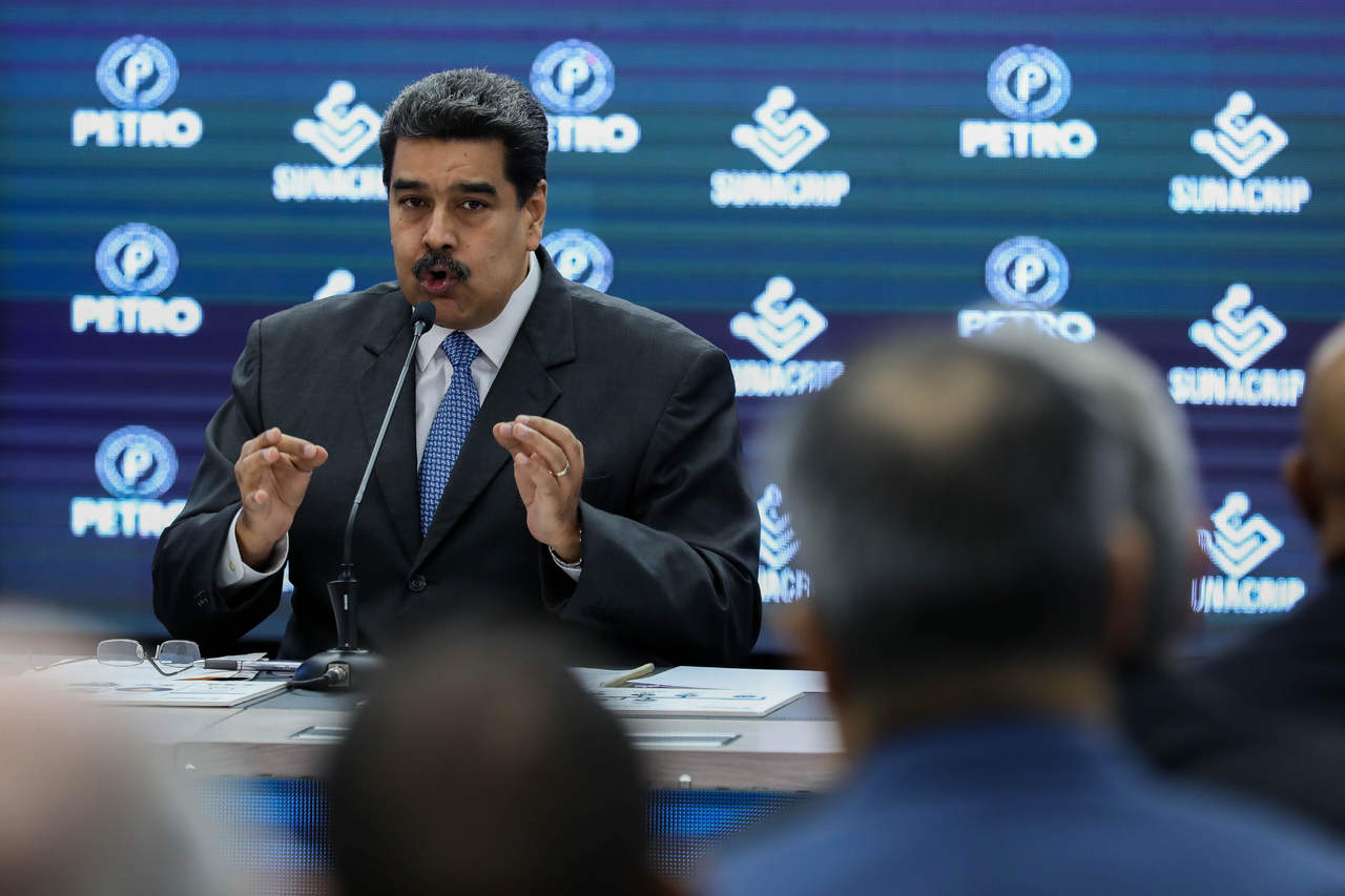 La decisión fue anunciada por el presidente Nicolás Maduro, quien señaló que la medida se aplicará de 'manera inmediata' para la aviación internacional. (EFE)
