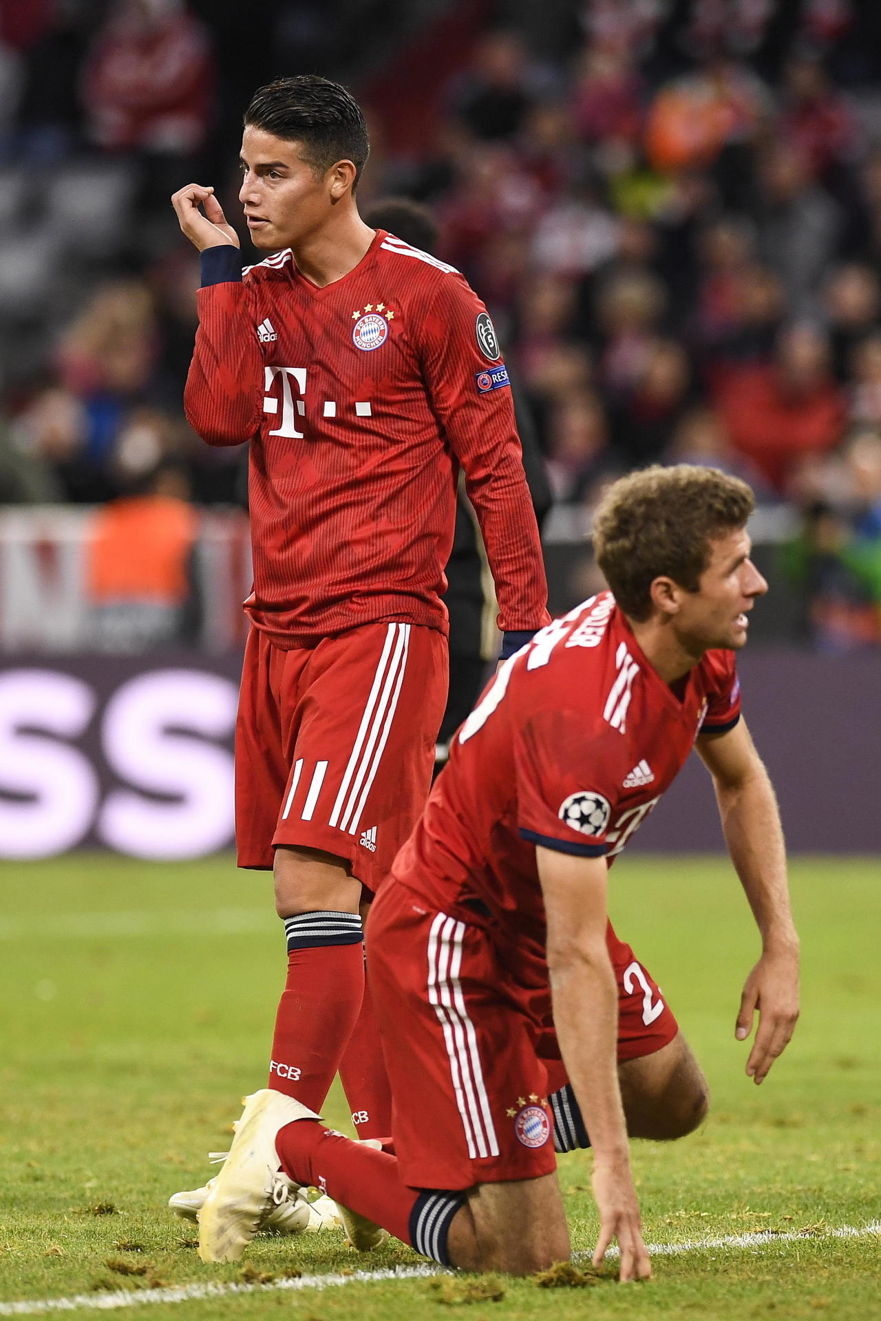 James Rodríguez (i) y Thomas Mueller, del Bayern Múnich.