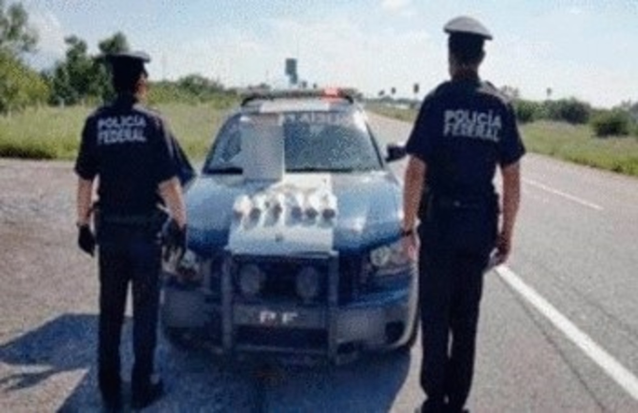 Aseguramiento. El vehículo y la droga fueron puestos a disposición del Agente del Ministerio Público de la Federación.