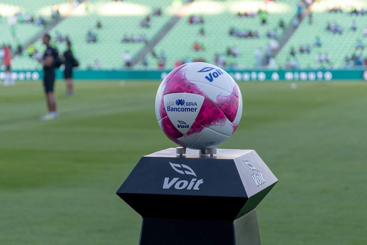 El balón con el que se disputó el partido de la jornada 12. 