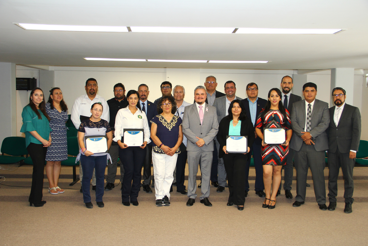 Reconocimiento. Distinguen a investigadores de la UJED de las unidades académicas de La Laguna de Durango.
