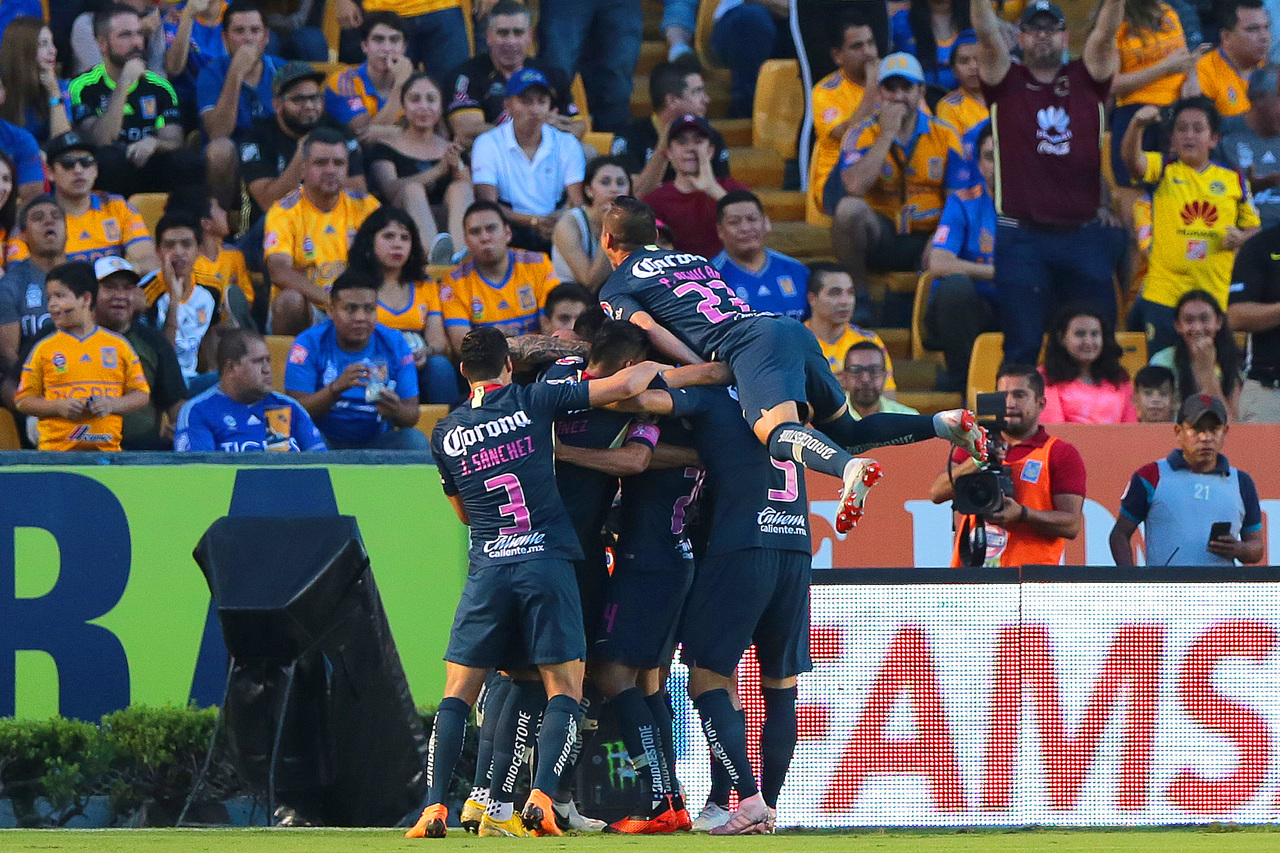 Las Águilas del América derrotaron 3-2 a Tigres en el 'Volcán' y llegaron a 24 puntos, para ocupar el segundo puesto en la clasificación, superando a Santos Laguna por diferencia de goles.