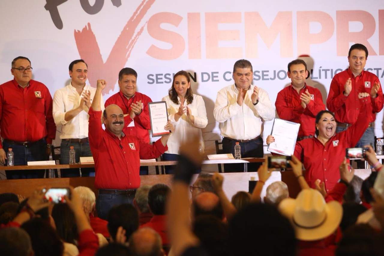 La elección se llevó a cabo en un salón de eventos de Saltillo en donde se celebró la sesión del Consejo Político Estatal del tricolor con la participación de más de 500 consejeros. (TWITTER) 
