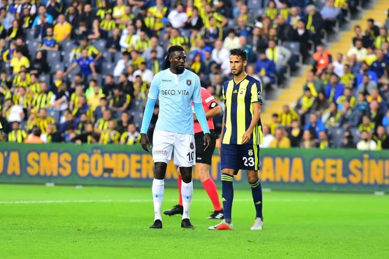 Diego Reyes fue titular y salió de cambio al minuto 65 en el empate del Fenerbahce ante el Basaksehir en la Súper Liga turca. (Especial)