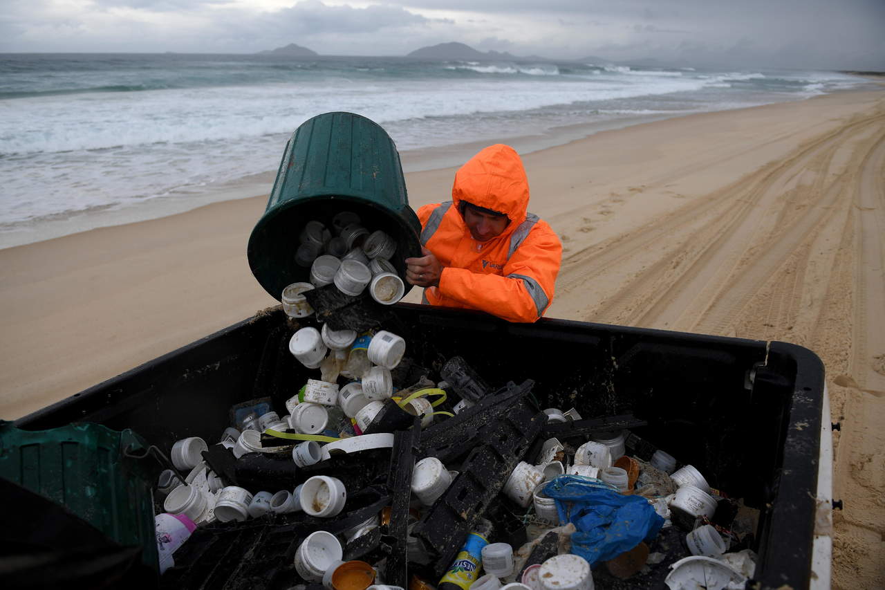 Uno de los principales problemas de contaminación son a causa del exceso de plástico que hay en el mar. (ARCHIVO)