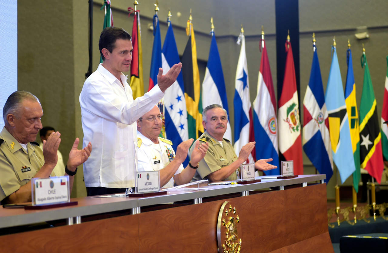 Peña Nieto refirió que México está comprometido 'con el desarrollo de unas Fuerzas Armadas sólidas, modernas y eficientes'. (NOTIMEX)