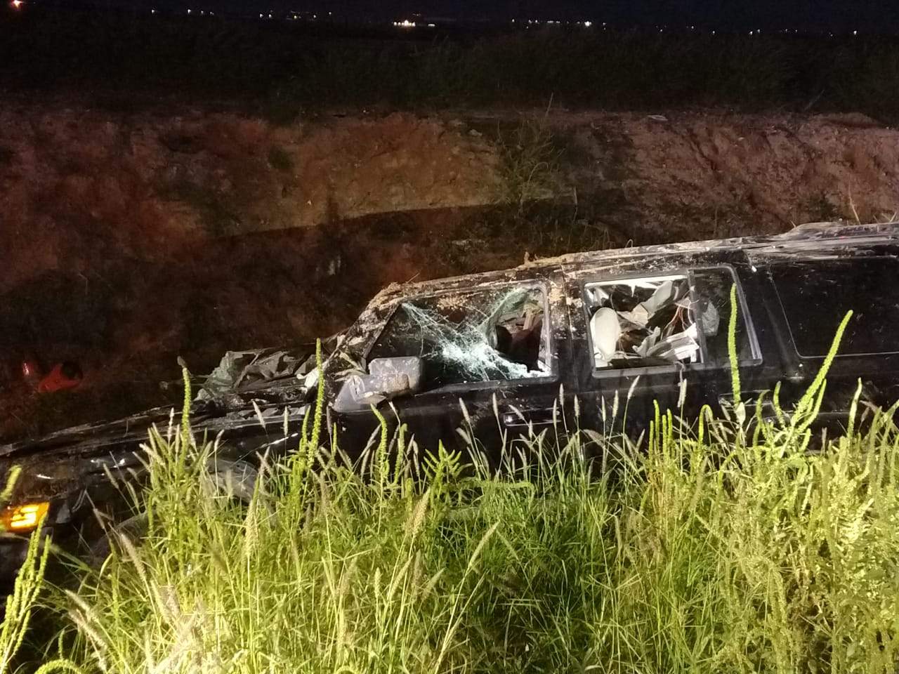 El accidente ocurrió a las 5:30 horas de este miércoles sobre la carretera a Chihuahua. (EL SIGLO DE TORREÓN)