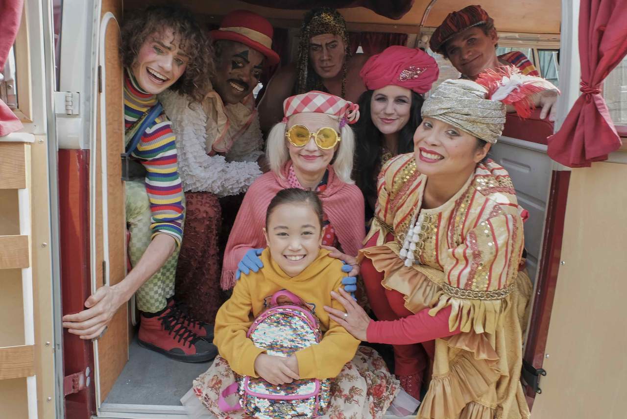 Ambientada en una escuela de circo, la emisión cuenta la historia de un extraordinario grupo de niños acróbatas que sueñan con convertirse en artistas profesionales. (ESPECIAL)
