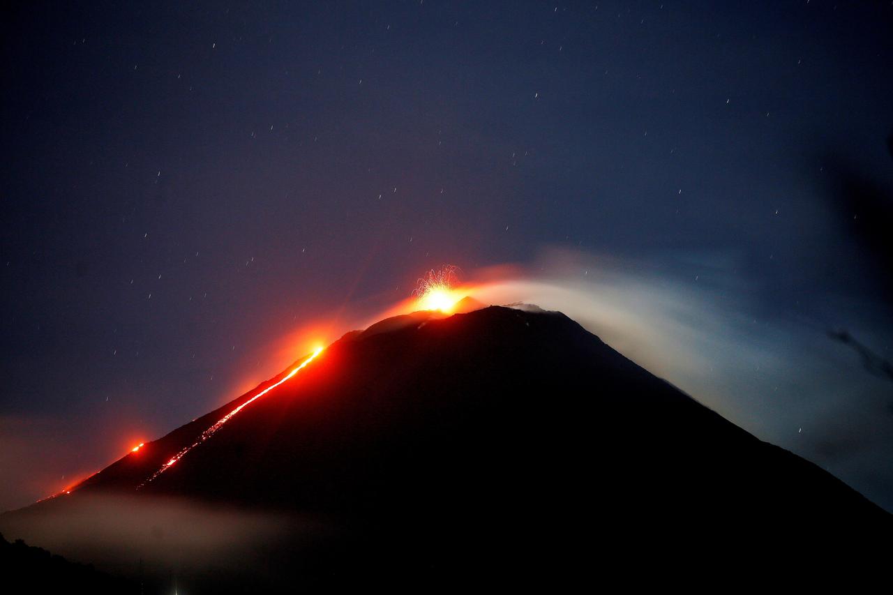 Suben a 190 muertos por el Volcán de Fuego