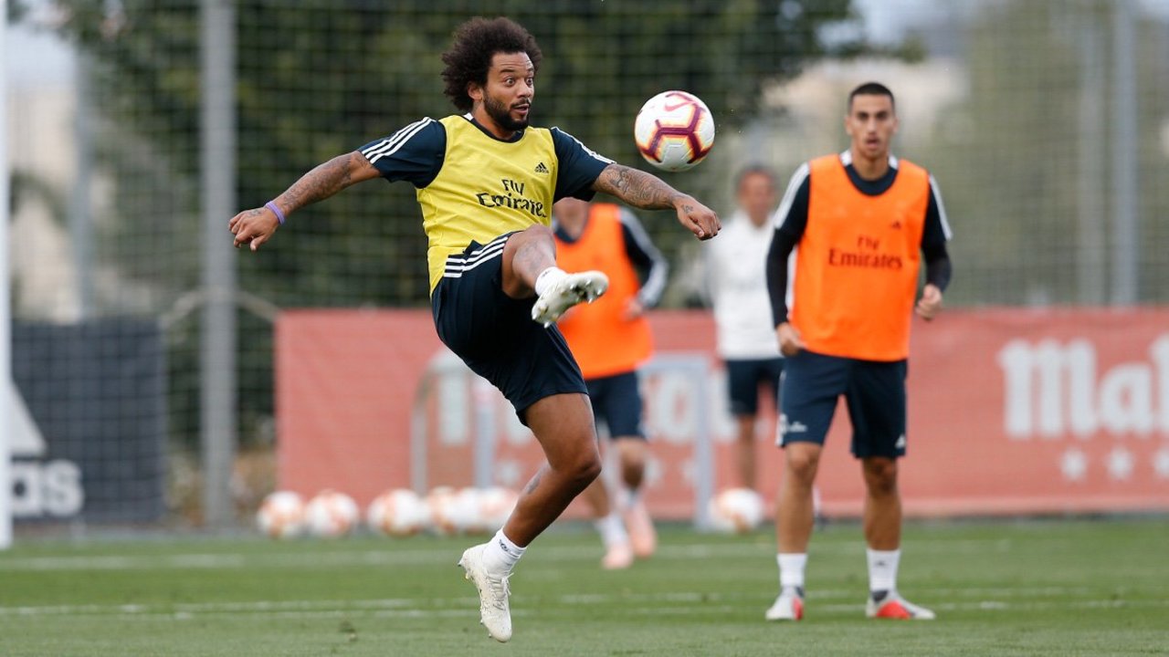 Marcelo entrena al parejo con el Madrid