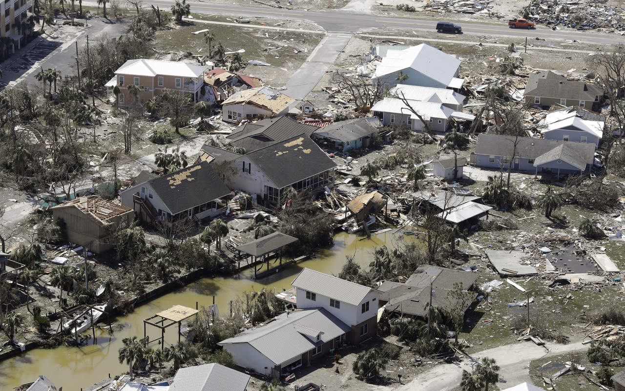 La oficina del alguacil del condado de Gadsden, en el noroeste de Florida, informó hoy de que cuatro personas murieron como consecuencia del ciclón, que también ha ocasionado graves daños materiales. (ARCHIVO)