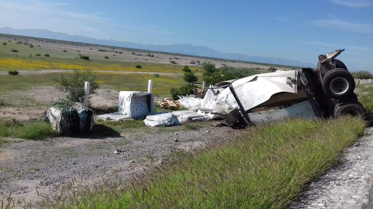 Se desprende caja con residuos peligrosos en la Matamoros-La Cuchilla