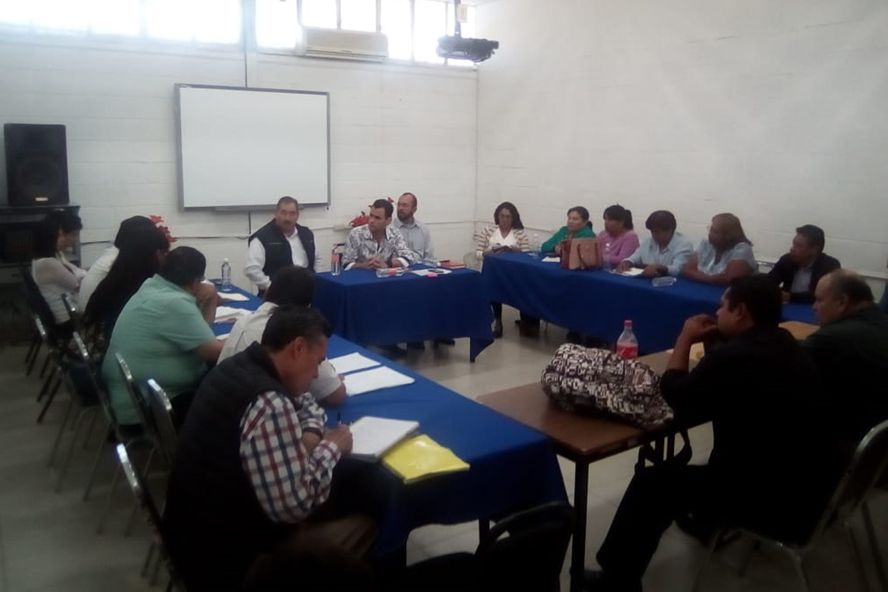 Atención. Subsecretario de Educación se reúne con personal de la secundaria Juan Meléndez. (EL SIGLO DE TORREÓN)