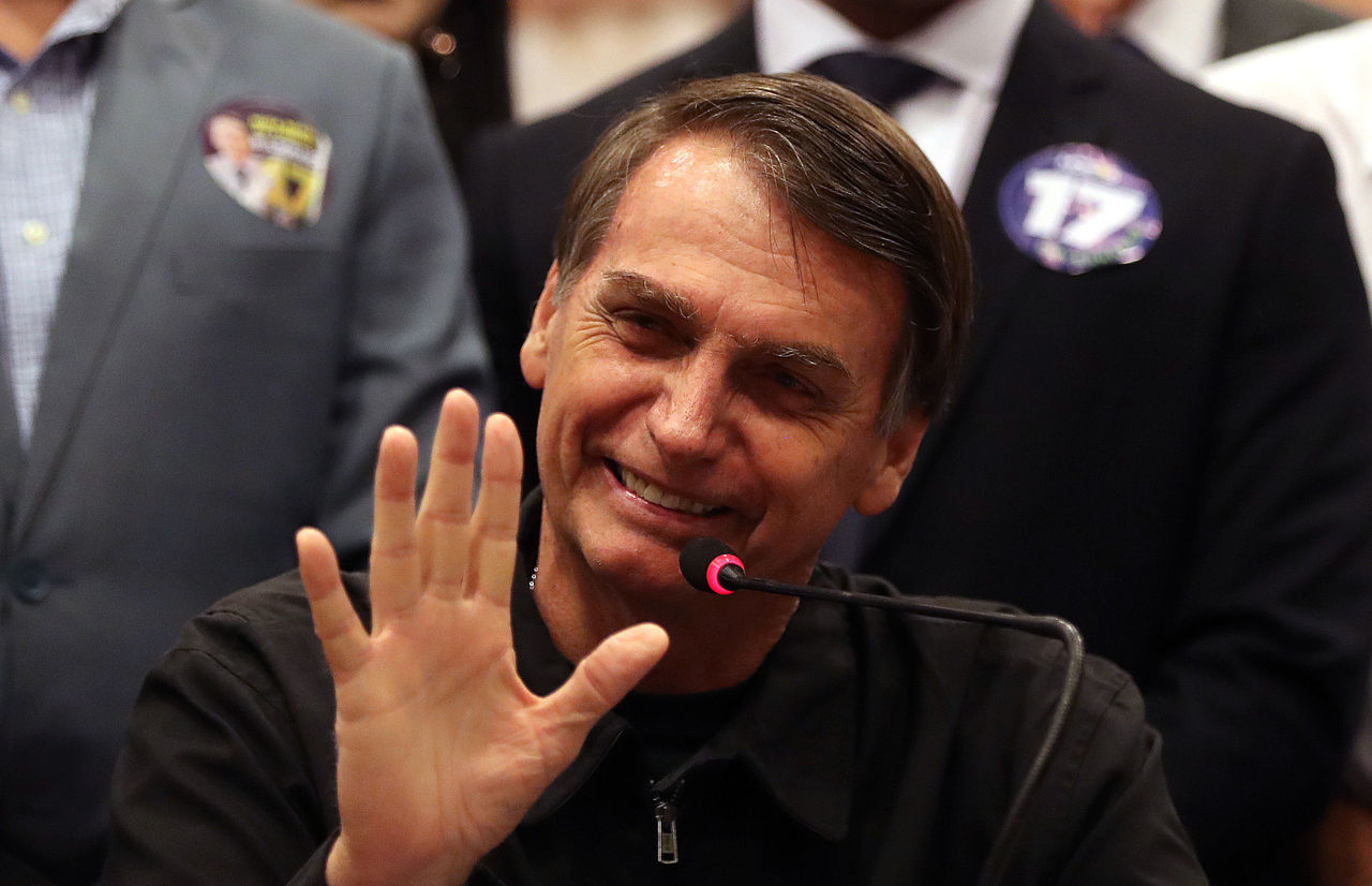 Votos. Bolsonaro tiene 16 puntos de ventaja sobre su rival socialista, Fernando Haddad. (EFE)