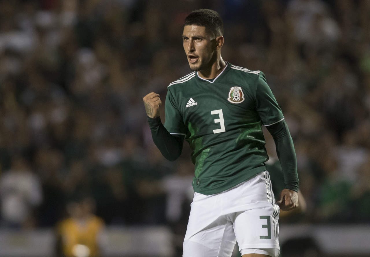 Víctor Guzmán celebra una anotación de su equipo ante Costa Rica durante el partido amistoso entre México y los “ticos”. (EFE)