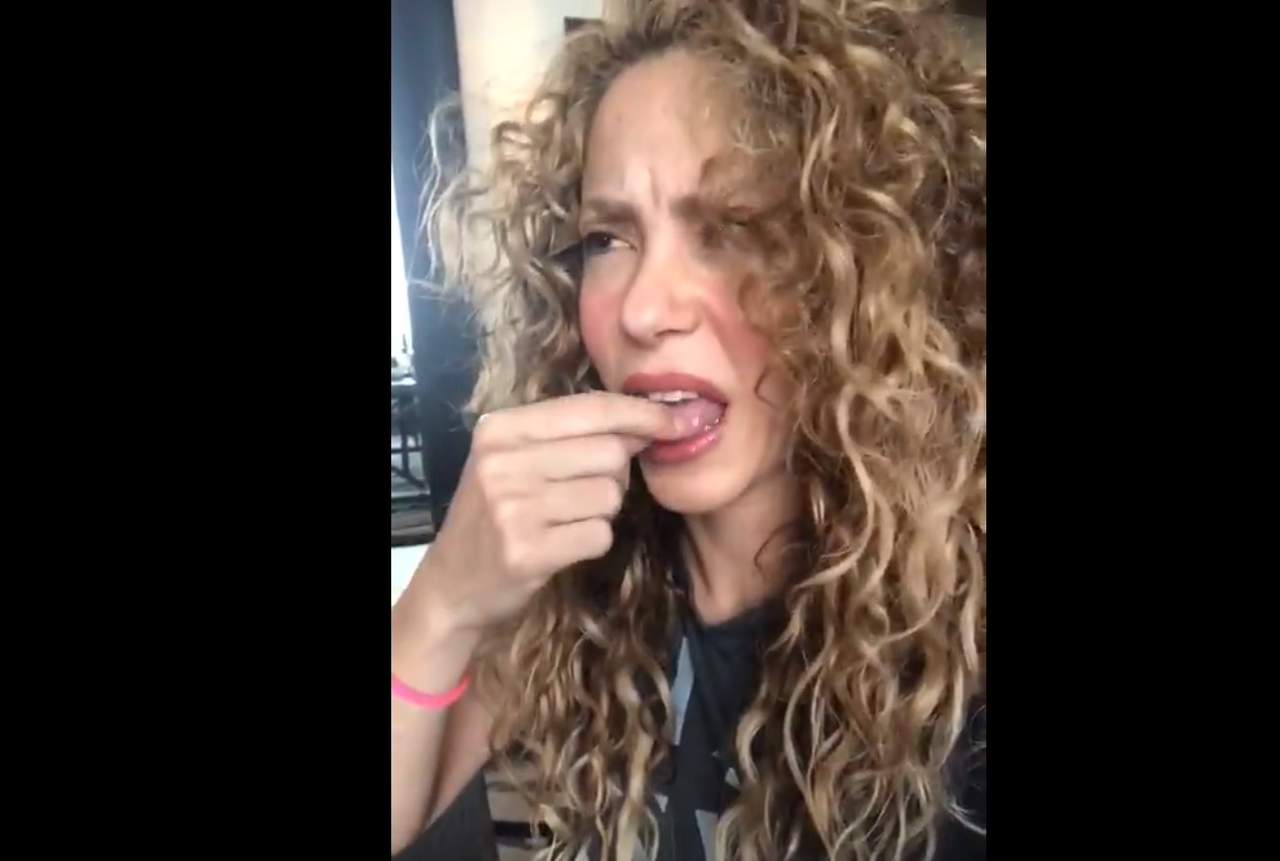  Shakira ha aprovechado su estadía en el país para probar algunos platillos locales como las hormigas. (ESPECIAL)