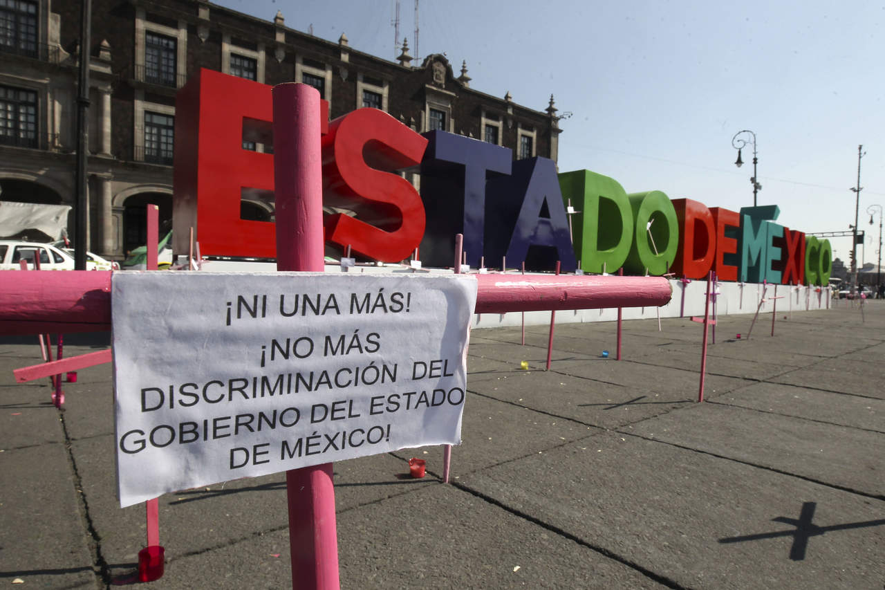 La periodista Lydiette Carrión recoge en su libro 'La fosa de agua' su investigación sobre las desapariciones de mujeres y feminicidios en el Estado de México, cuestiones en las que -defiende- se debe llegar a una 'verdad concreta'. (ARCHIVO)