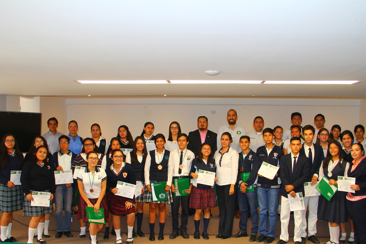 Premiación. Realizan entrega de medallas a ganadores de Olimpiada Estatal de Biología de la capital y Gómez Palacio. (EL SIGLO DE TORREÓN)