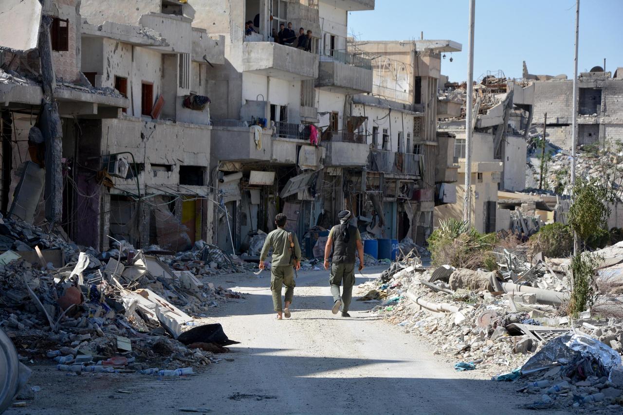 Destrucción. Ataques liderados por EU destruyeron el 80 por ciento de la ciudad de Al Raqa, en Siria. (EFE)