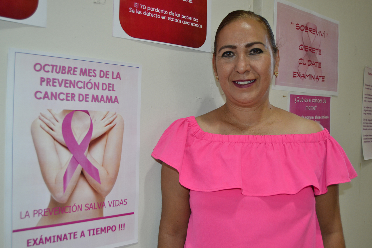 Apoyo. La maestra Ana Laura es parte del grupo de sobrevivientes 'Las Consentidas de Dios'. (EDITH GONZÁLEZ)