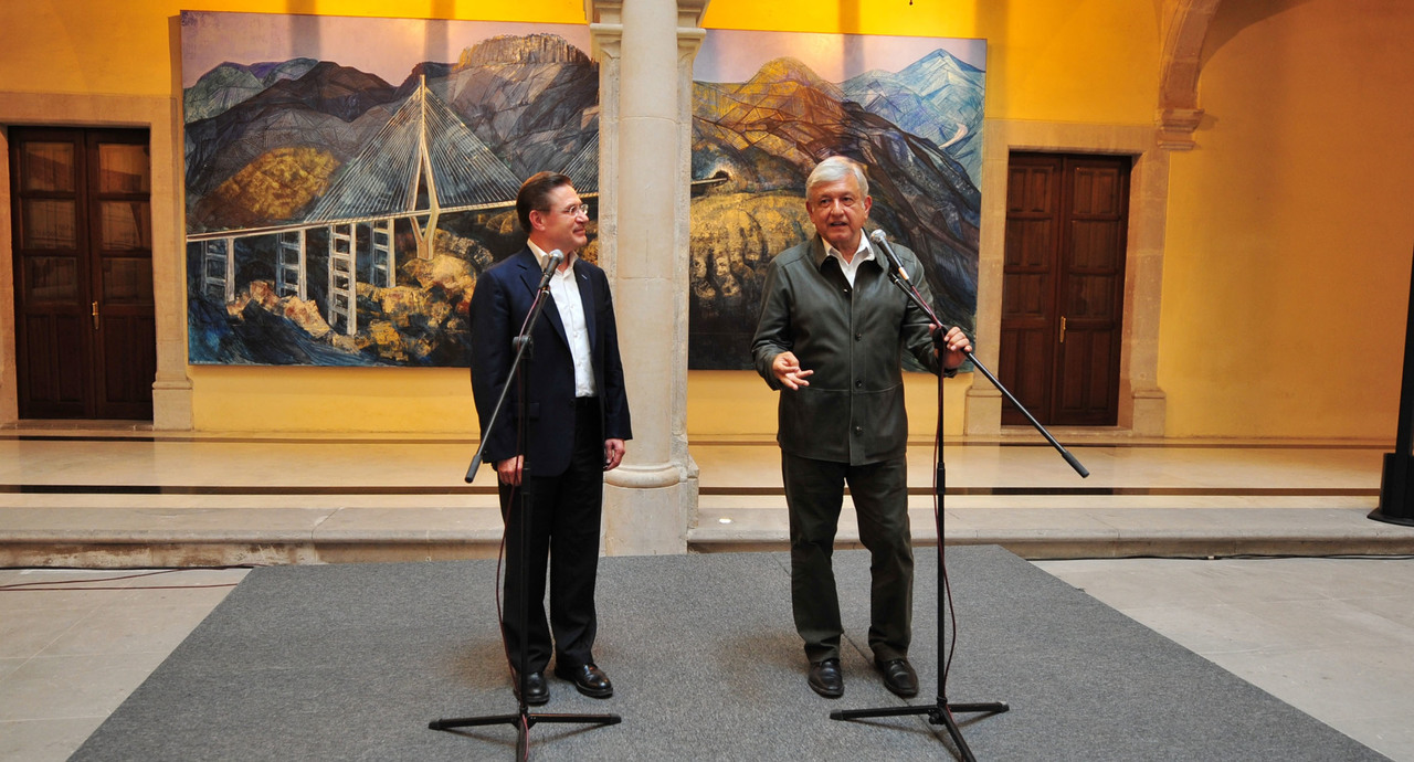 Reunión. El presidente electo de la Nación, López Obrador se reunió con el gobernador de Durango, Aispuro Torres.