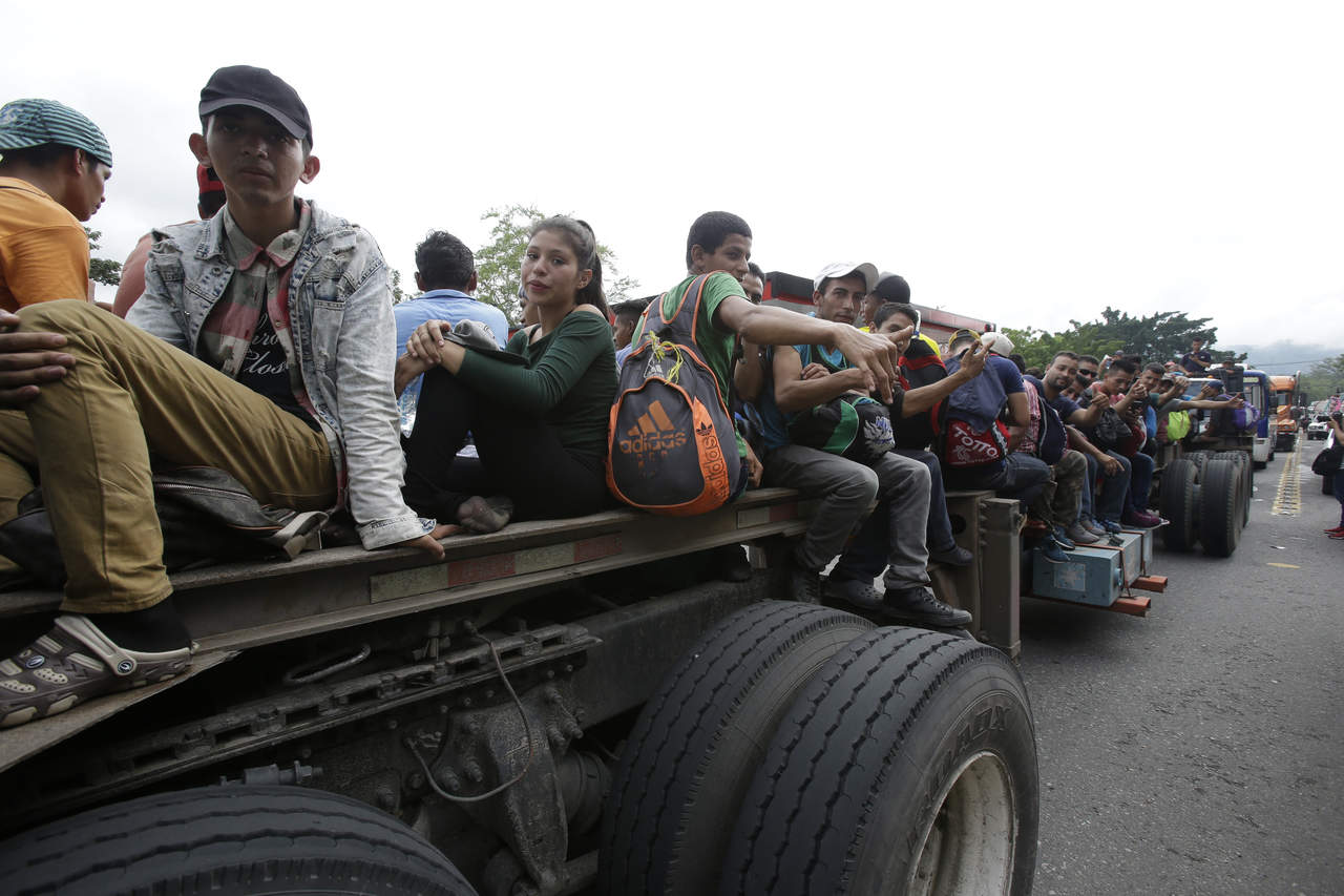 Partió de la ciudad de San Pedro Sula (norte de Honduras) el pasado 13 de octubre y la ONU calcula que unas 3,000 personas la conforman. (AP)