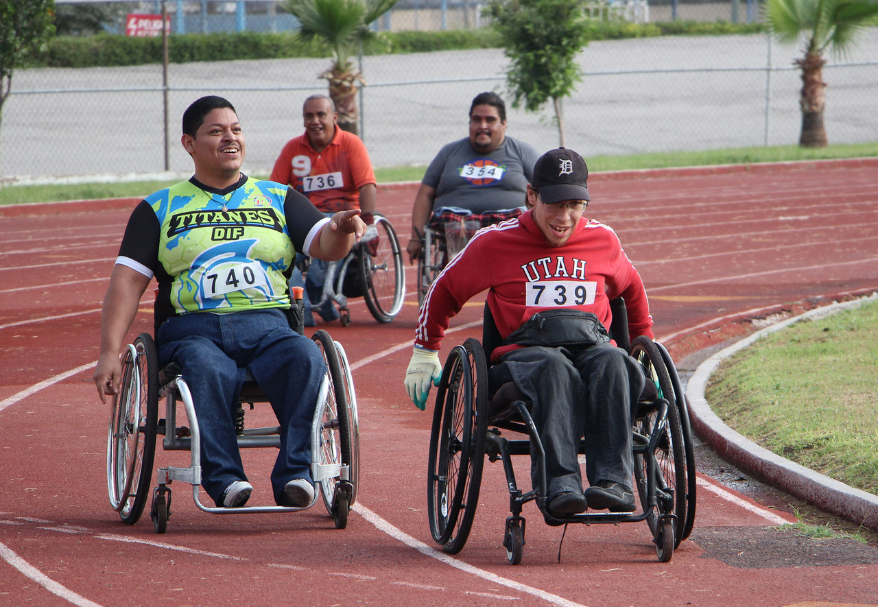Las pruebas incluyeron carreras de 100 metros para invidentes, carrera de 2 kilómetros en sillas de ruedas, entre otras.