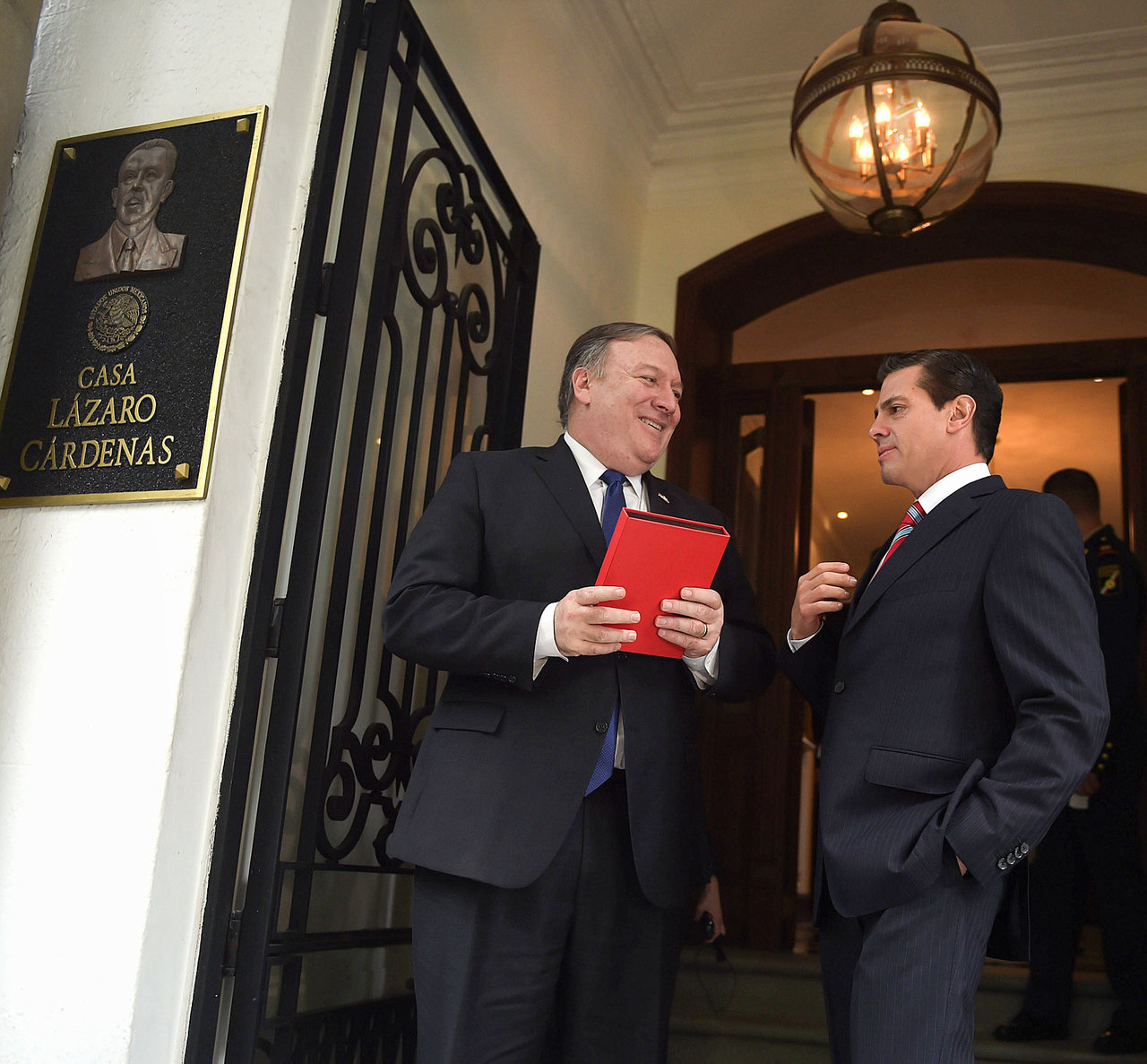 Verificar. El presidente Enrique Peña Nieto recibió ayer al secretario de Estado de EU, Mike Pompeo.