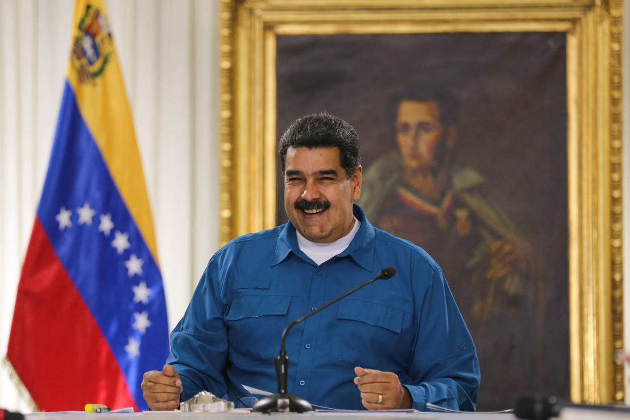En un discurso transmitido de forma obligatoria por todas las emisoras de radio y televisivas, el mandatario venezolano aseguró que el 'capitalismo dependiente neocolonial' es el responsable de esta crisis migratoria. (ARCHIVO)