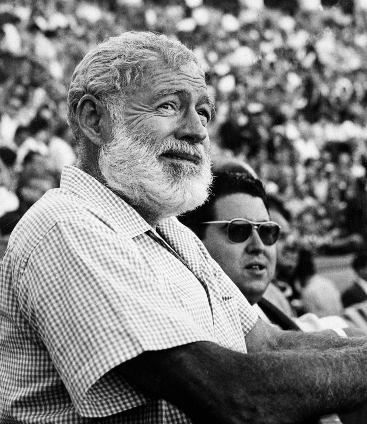 Dos cuentos de Ernest Hemingway escritos a mediados de los 50 y rara vez vistos serán publicados el próximo año. (AP)