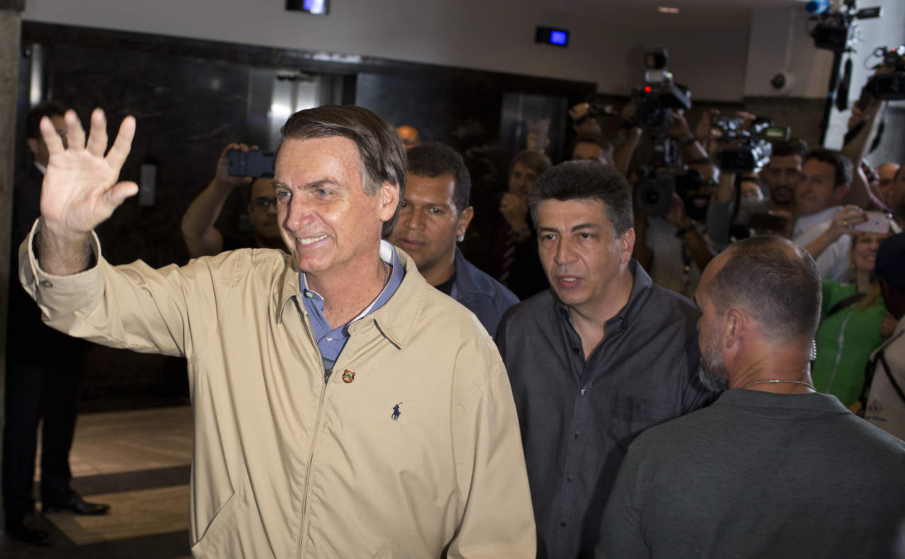 Bolsonaro, del Partido Social Liberal (PSL), ganó la primera vuelta de las elecciones, celebrada el pasado día 7, con un 46 % de los votos. (ARCHIVO)