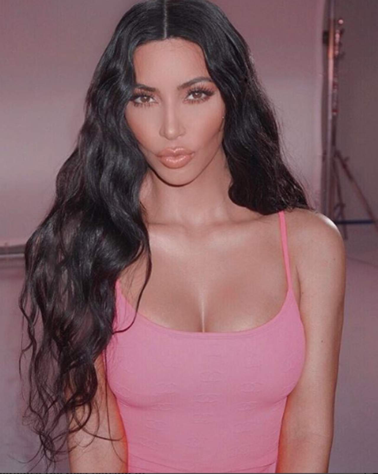 Kim Kardashian sorprende con sensuales fotografías en Instagram