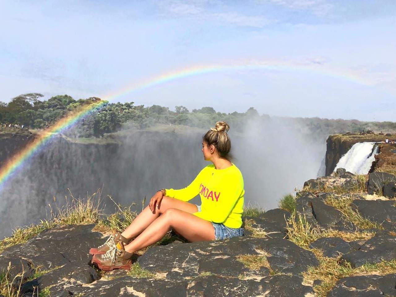 La conductora de Hoy disfruta de sus vacaciones en África junto a su familia. Este jueves publicó un video de su paseo por las Cataratas Victoria. (INSTAGRAM)