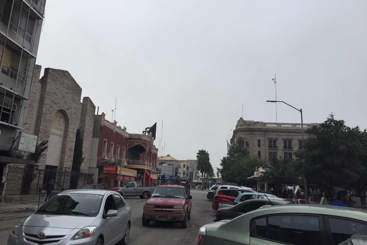 Fenómeno. Debido a la humedad en el ambiente y a las temperaturas frías, ayer se presentó una neblina durante la mañana. (GUADALUPE MIRANDA)