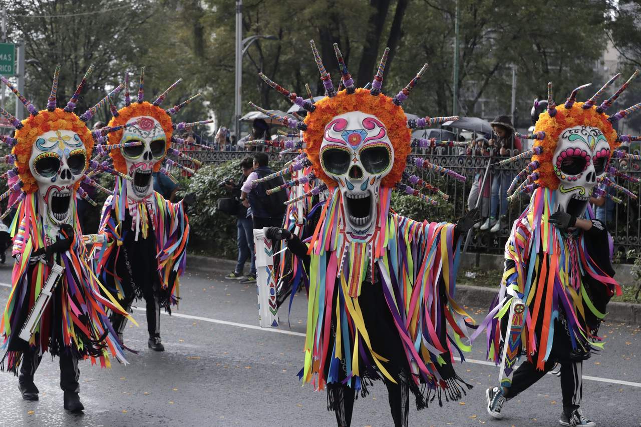 El acto organizado por el Consejo de Promoción Turística de México y la Secretaría de Cultura capitalina prevé la participación de mil 200 voluntarios y cien de Catrina Fest. (EL UNIVERSAL)