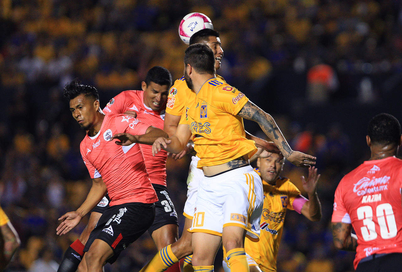 Los goles del encuentro disputado en el estadio Universitario fueron conseguidos por el colombiano Julián Quiñones a los 57 y 78 minutos, por los locales, y por el argentino Leonardo Ramos (43) y Francisco Rodríguez (86), por los visitantes. Con este resultado, los 'felinos' llegaron a 20 puntos, mientras el contrincante llegó a 13. (JAMMEDIA)