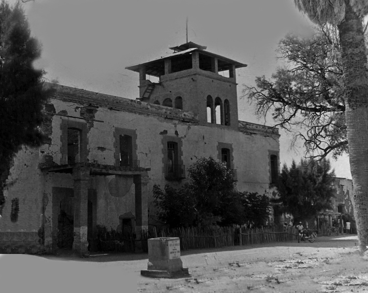 La casa grande de la Hacienda de Santa Ana de los Hornos, último cuarto del siglo XIX.

