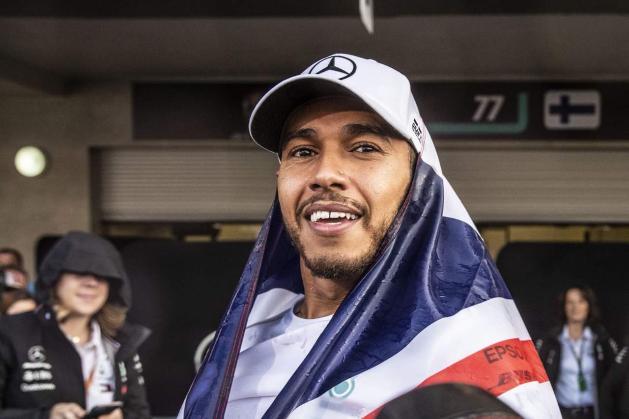Lewis Hamilton, pese a no ganar ayer en México, suma un nuevo título de Fórmula Uno. (Especial)