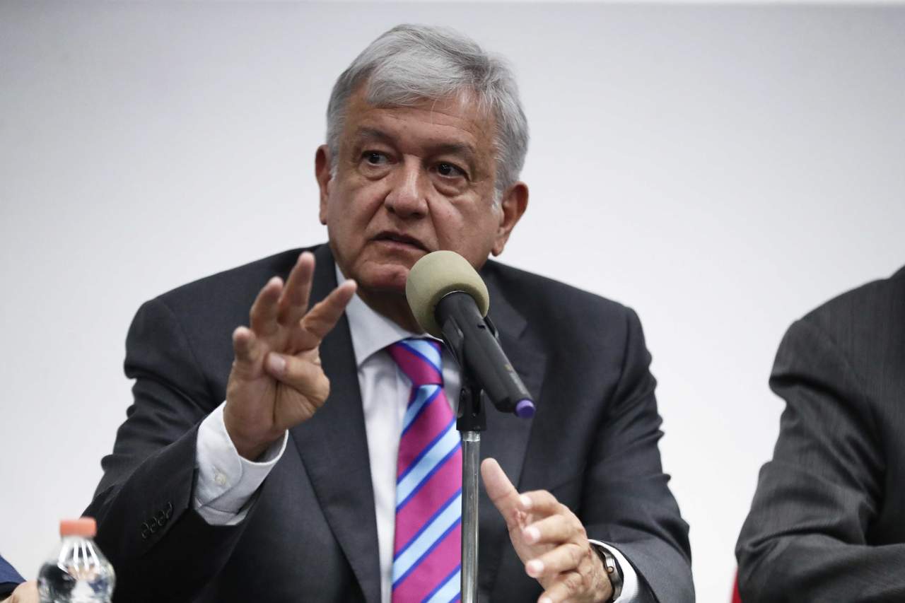 López Obrador señaló que la participación del Instituto Nacional Electoral en estas consultas se tendría que analizar. (EL UNIVERSAL)