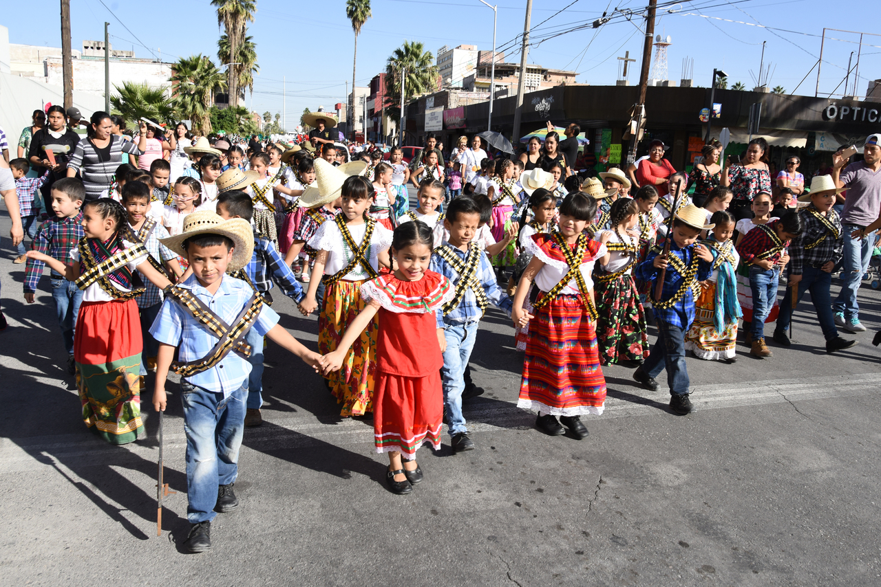 Cambian. El Desfile para conmemorar el aniversario del inicio de la Revolución Mexicana será el Domingo 18 de octubre. (EL SIGLO DE TORREÓN)