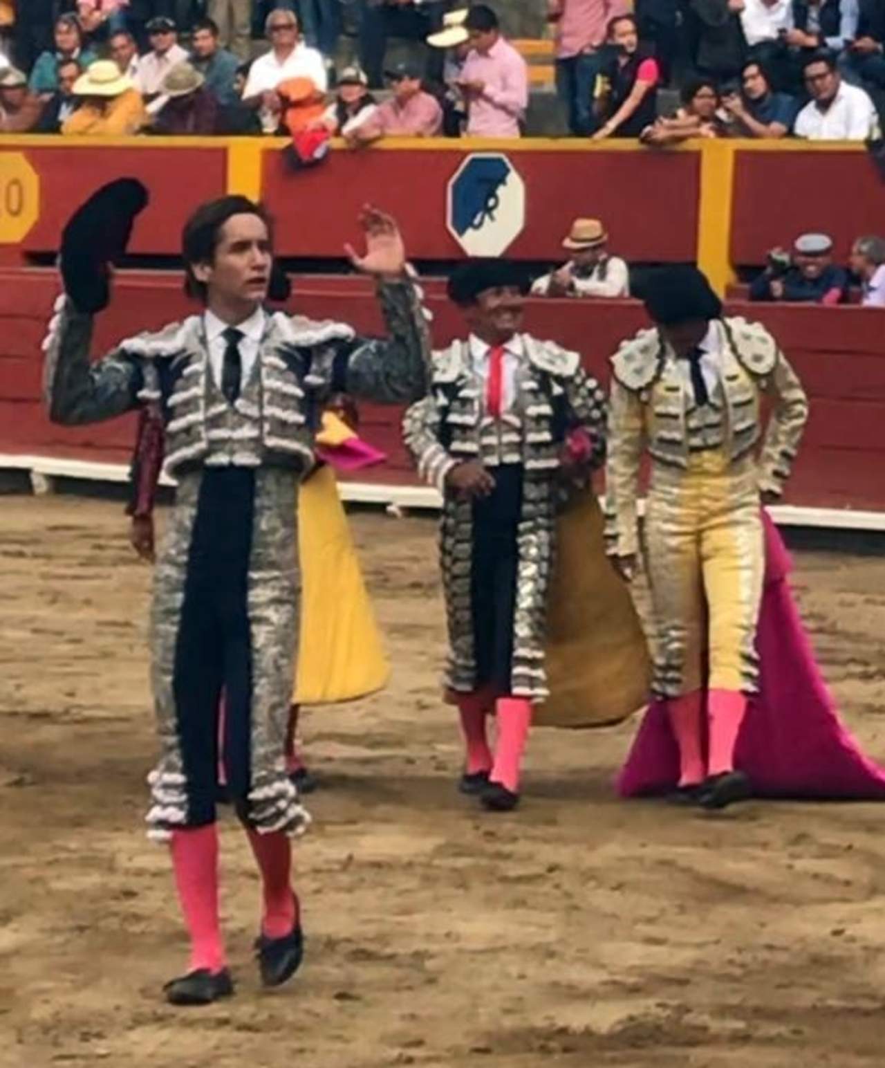 Arturo Gilio estuvo en la inauguración de la Feria del Señor de los Milagros.