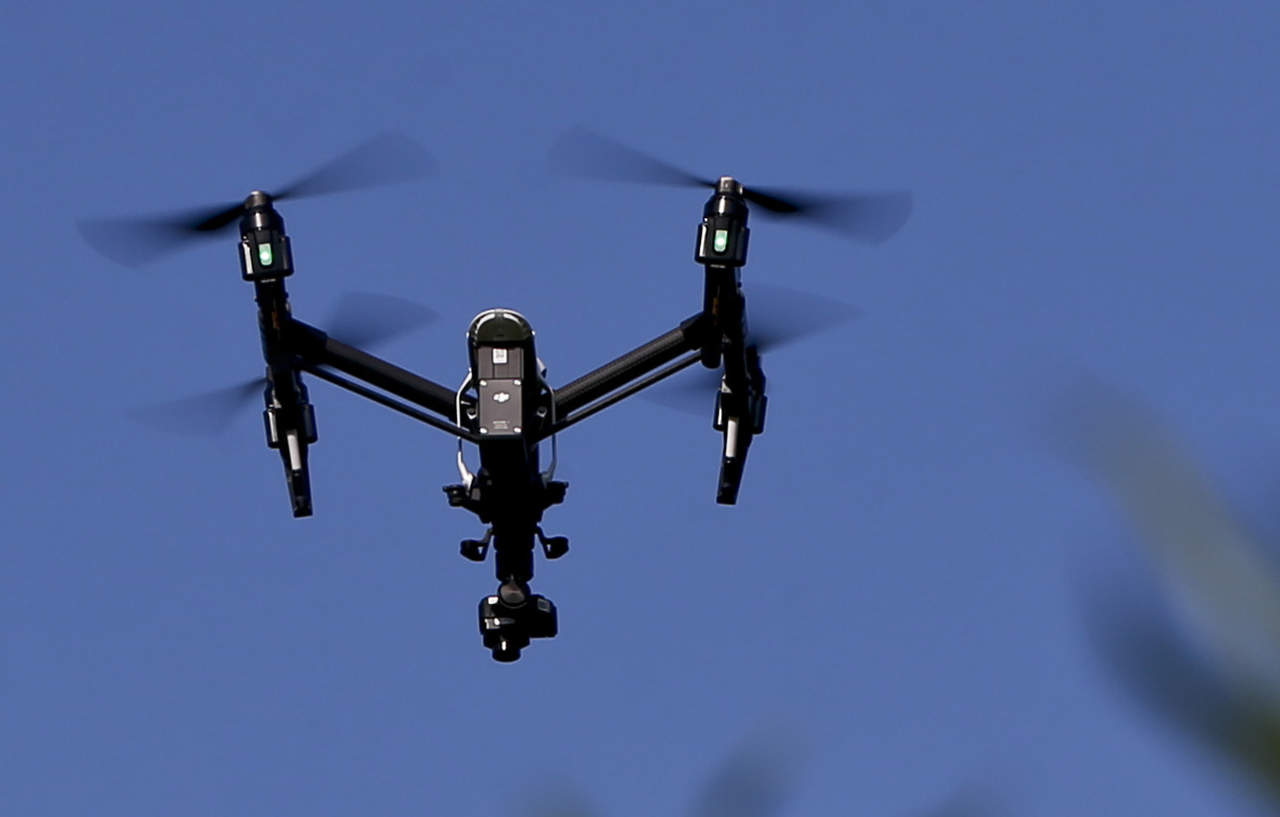 Los drones se han convertido en una herramienta importante para las industrias, ya que permiten eficientar tiempo y costos en sus procesos. (ARCHIVO)